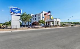 Hampton Inn & Suites Farmington